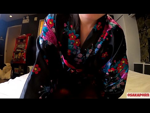 ❤️ Vajza e re cosplay pëlqen seksin deri në orgazmë me një shiringë në një kalorës dhe një blowjob. Vajzë aziatike me pidhi leshtore dhe cica të bukura me kostum tradicional japonez në video amatore që tregon masturbim me lodra qij. Sakura 3 OSAKAPORN. ❤ Porno në sq.sexeey.ru