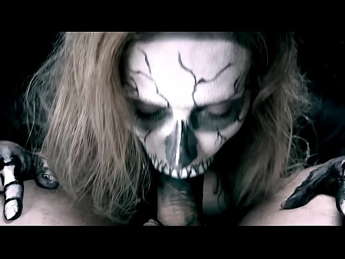 ❤️ Vajzë demonike që thith karin me gojën e saj të zezë dhe gëlltit sperma. ❤ Porno në sq.sexeey.ru