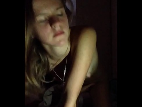 ❤️ Një vajzë masturbon dhe sperma ❤ Porno në sq.sexeey.ru